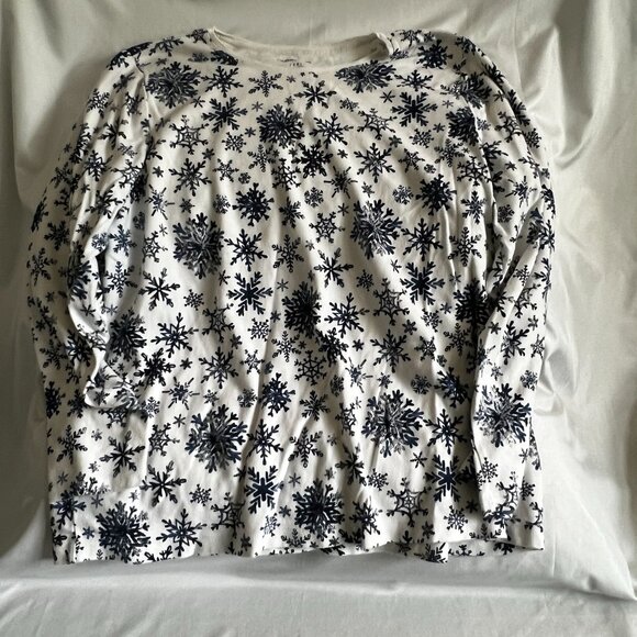 Croft & Barrow 1X Long Sleeve Snowflake Print Classic Tee - Picture 1 of 3